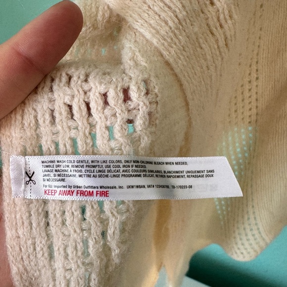 OSFA Anthropologie Sleeping On Snow Hooded Knit Cape Shrug Poncho Sweater - Picture 7 of 8